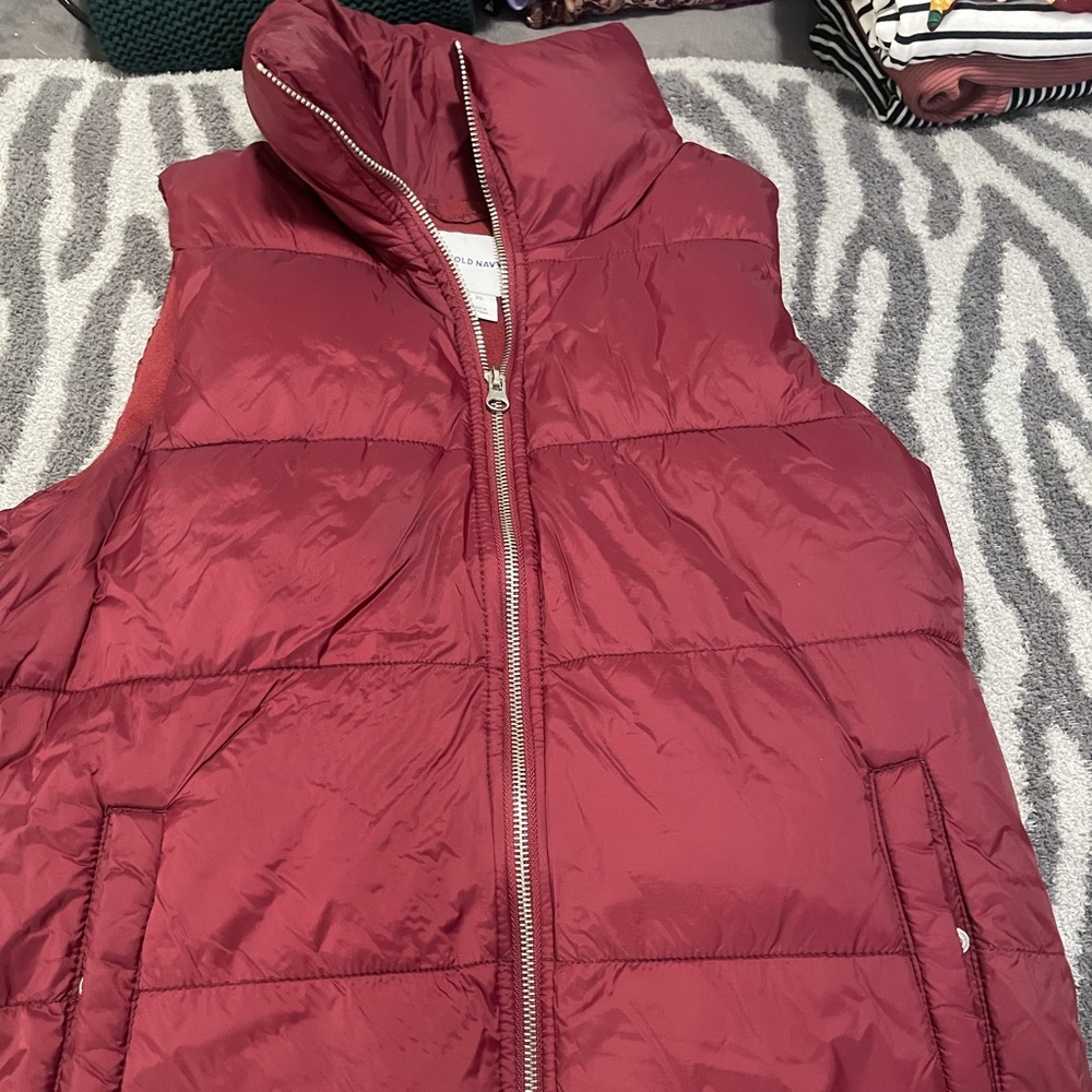 Old navy puffer vest